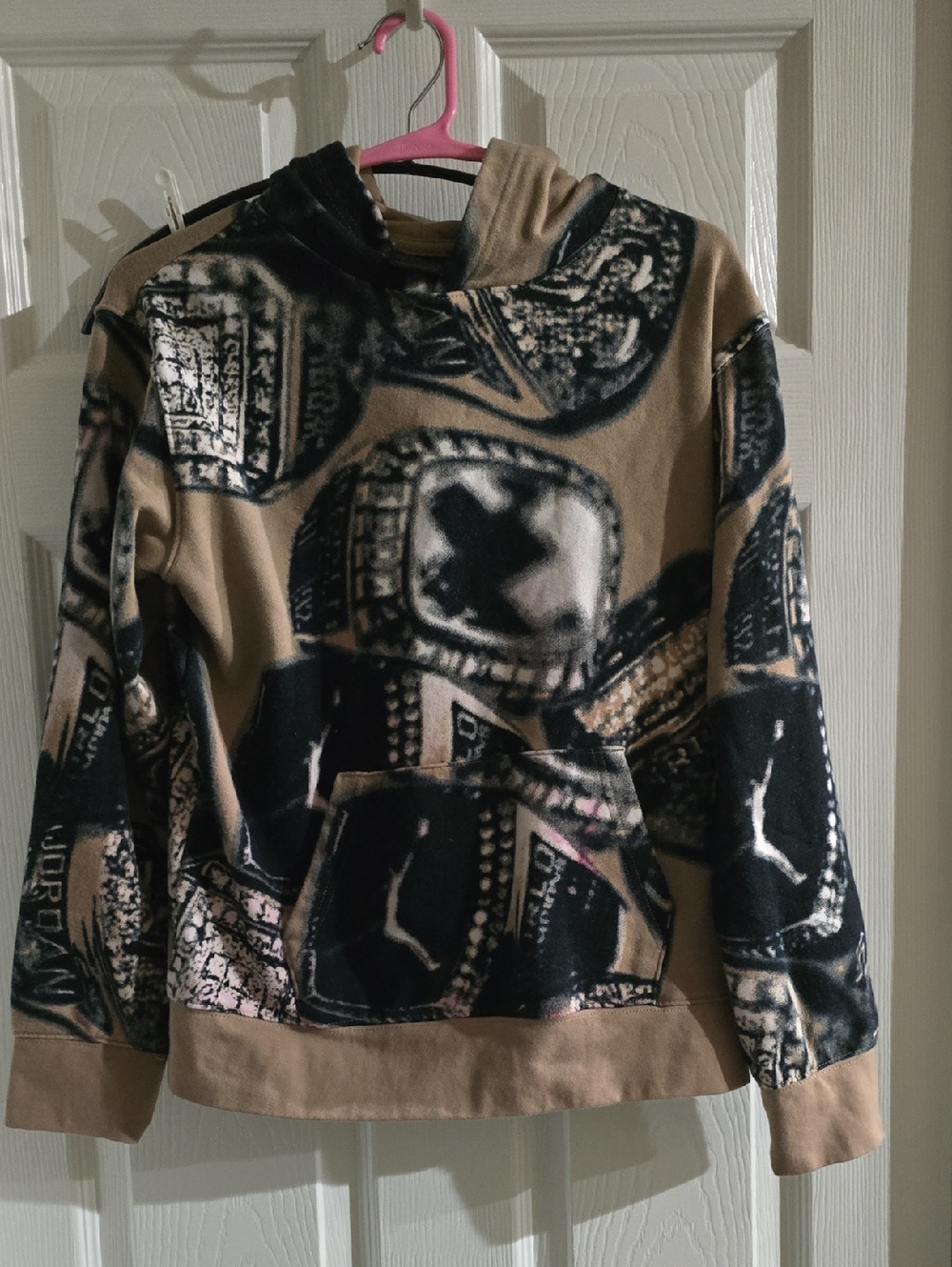 Youth Xl Jordan Tan & Black Graphic Fleece Hoodie Sweater NWOT